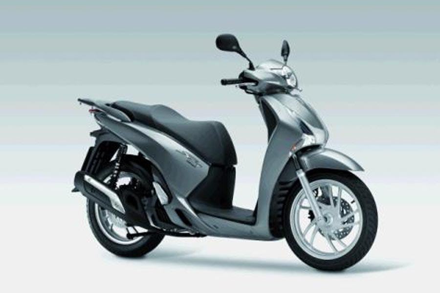 Het laatste halfjaar werden er opvallend veel motors op naam van een bedrijf aangeschaft, een motor of motorscooter van de zaak dus. Foto Honda