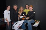 Scooter uitgereikt in helmcampagne TMF