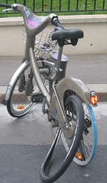Parijse grijze fietsen kosten veel