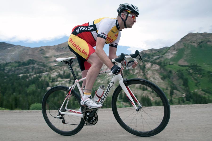 Tweewieler freelance auteur Bart De Schampheleire probeert de nieuwe Specialized Roubaix uit in Snowbird, Utah.