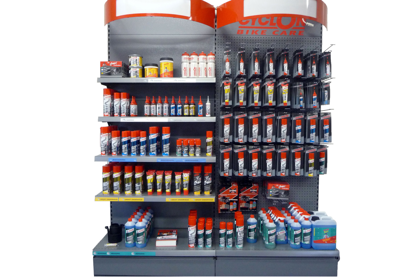 De nieuwe wandpresentatie biedt plaats aan alle producten die Cyclon in het assortiment heeft voor het smeren, reinigen en onderhouden van fietsen.