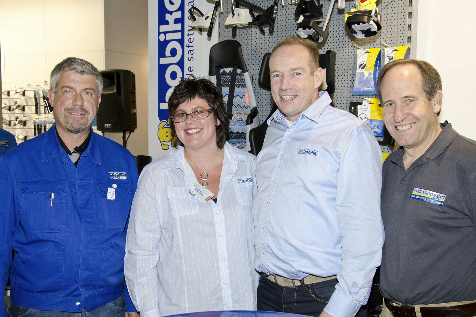Van links naar rechts: Bernhard Lange, Désirée Rosendaal en Paul Scholten (beiden Bobike) en David Magee van Paul Lange & Co op de huisshow van Paul Lange & Co.