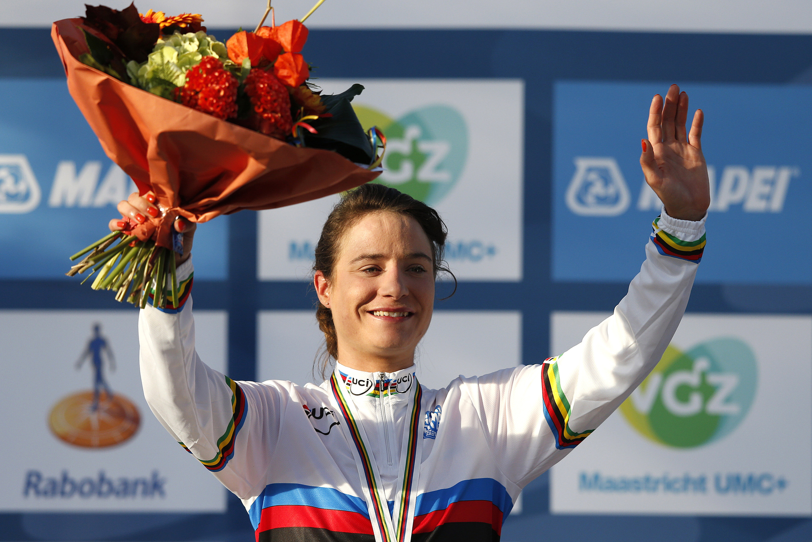 Marianne Vos wordt tijdens Bike MOTION ontvangen op de stand van Giant. Shimano zal haar een speciale helm aanbieden.