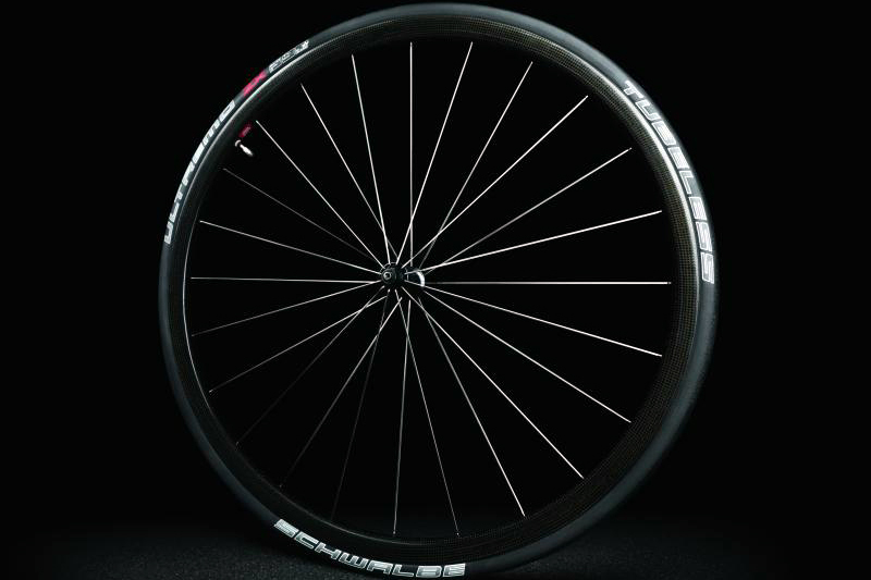 Door het ontbreken van een binnenband is de Ultremo ZX Tubeless van Schwalbe sneller en zo goed als lekvrij. 