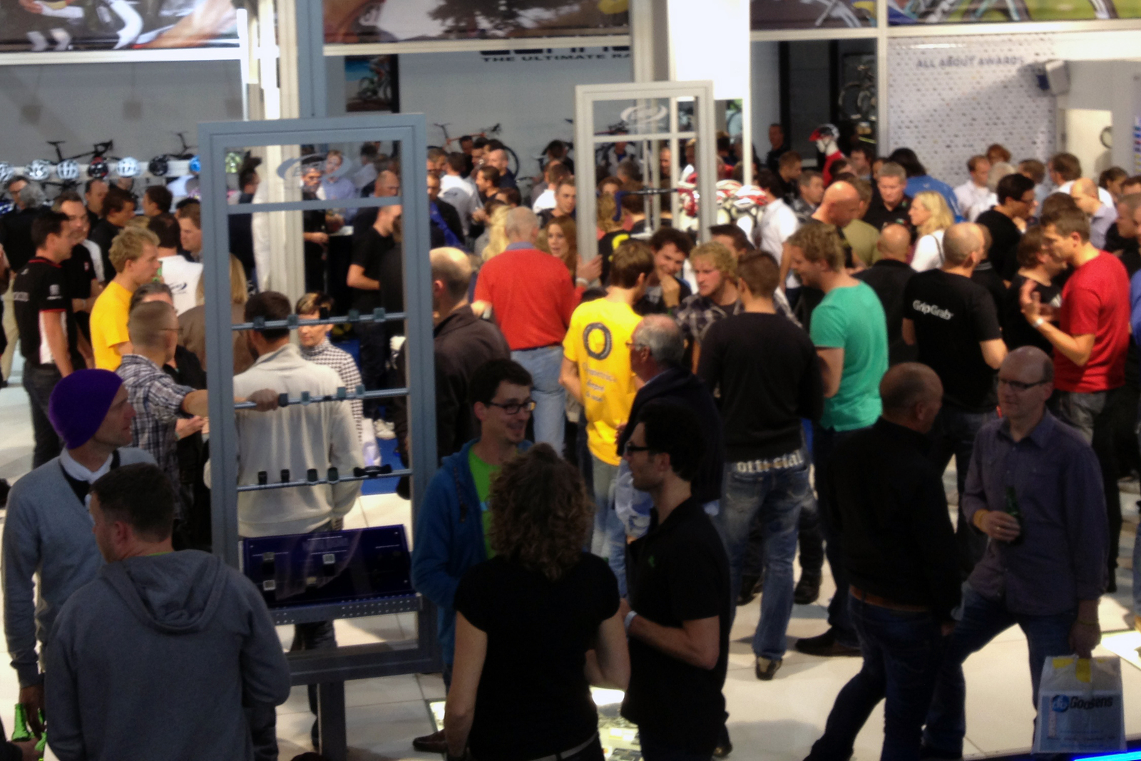 De jaarlijkse borrel bij BBB Cycling op Bike MOTION werd als altijd goed bezocht. De standhouders waren blij met het niveau van de bezoekers.