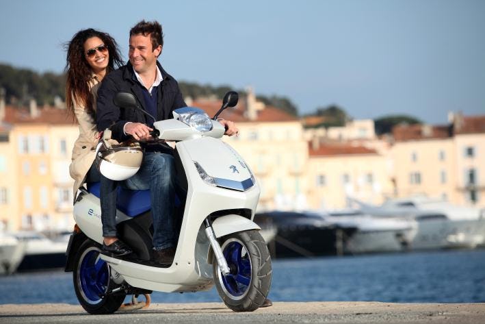 De Peugeot E-Vivacity is er vanaf 4.735 euro.