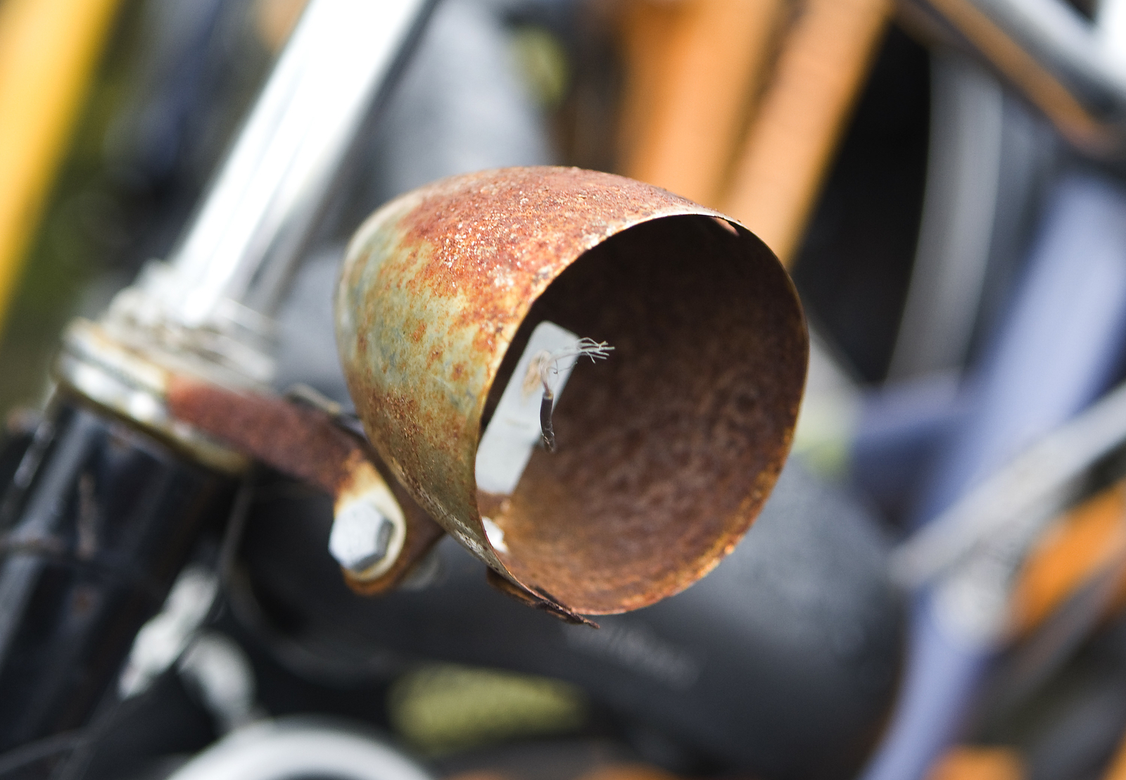 De campagne richt zich vooral op jeugdige fietsers, omdat zij vaak zonder licht fietsen. Foto: Koen Suyk (ANP)