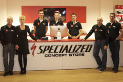 Een foto uit de oude doos van het team van Rings Goirle met Erwin links en Hans Rings rechts.