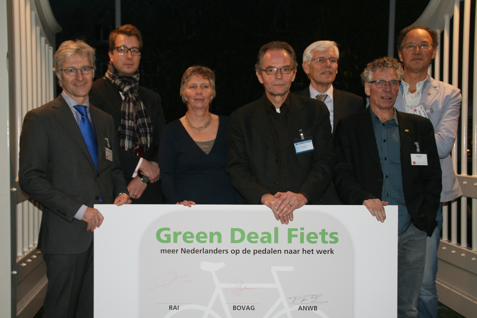 Op het Nationaal Fietscongres in Amersfoort ondertekenden het ministerie van Infrastructuur en Milieu samen met RAI Vereniging, BOVAG, ANWB, Fietsersbond en Natuur en Milieu gezamenlijk de Green Deal Fiets.