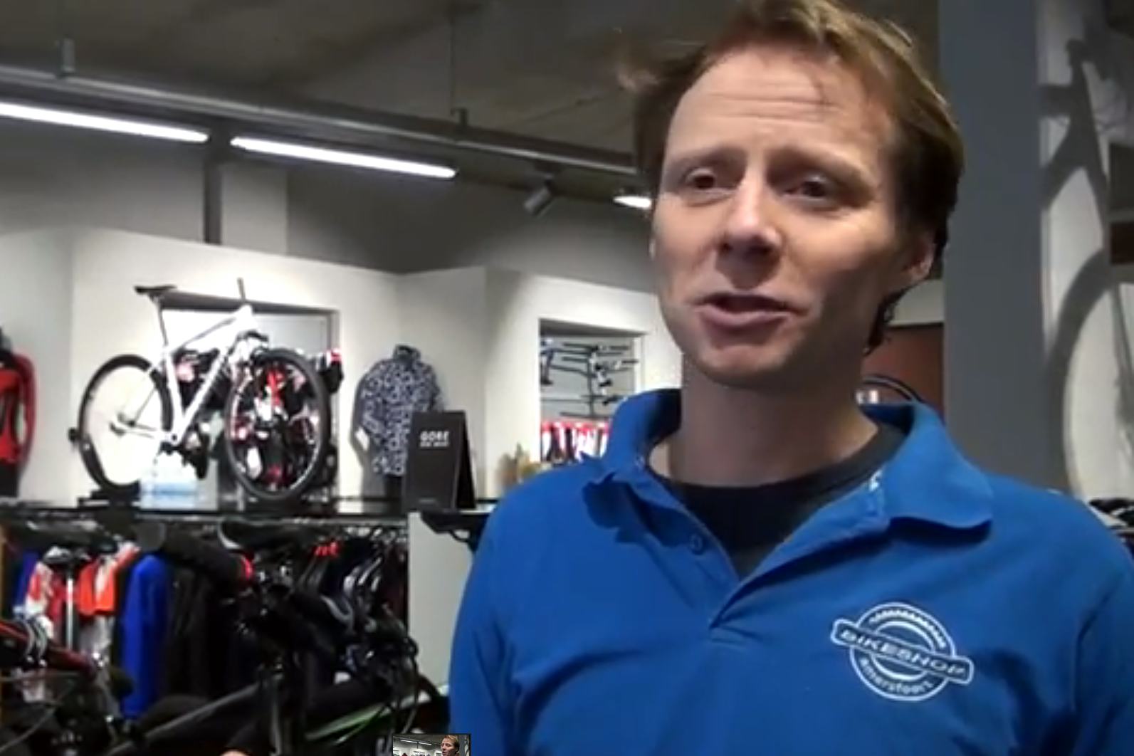 Eugen Uppelschoten van Bikeshop Amersfoort vertelt aan Omroep EVA wat zijn winkel zo bijzonder maakt.