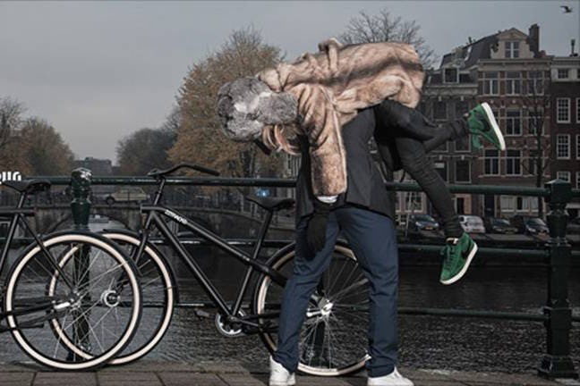De MY22 playlist met de meeste ‘likes’ wint een limited edition 22tracks × VANMOOF fiets.