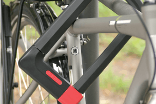 ABUS laat op de stand onder andere de nieuwe uGrip serie zien.