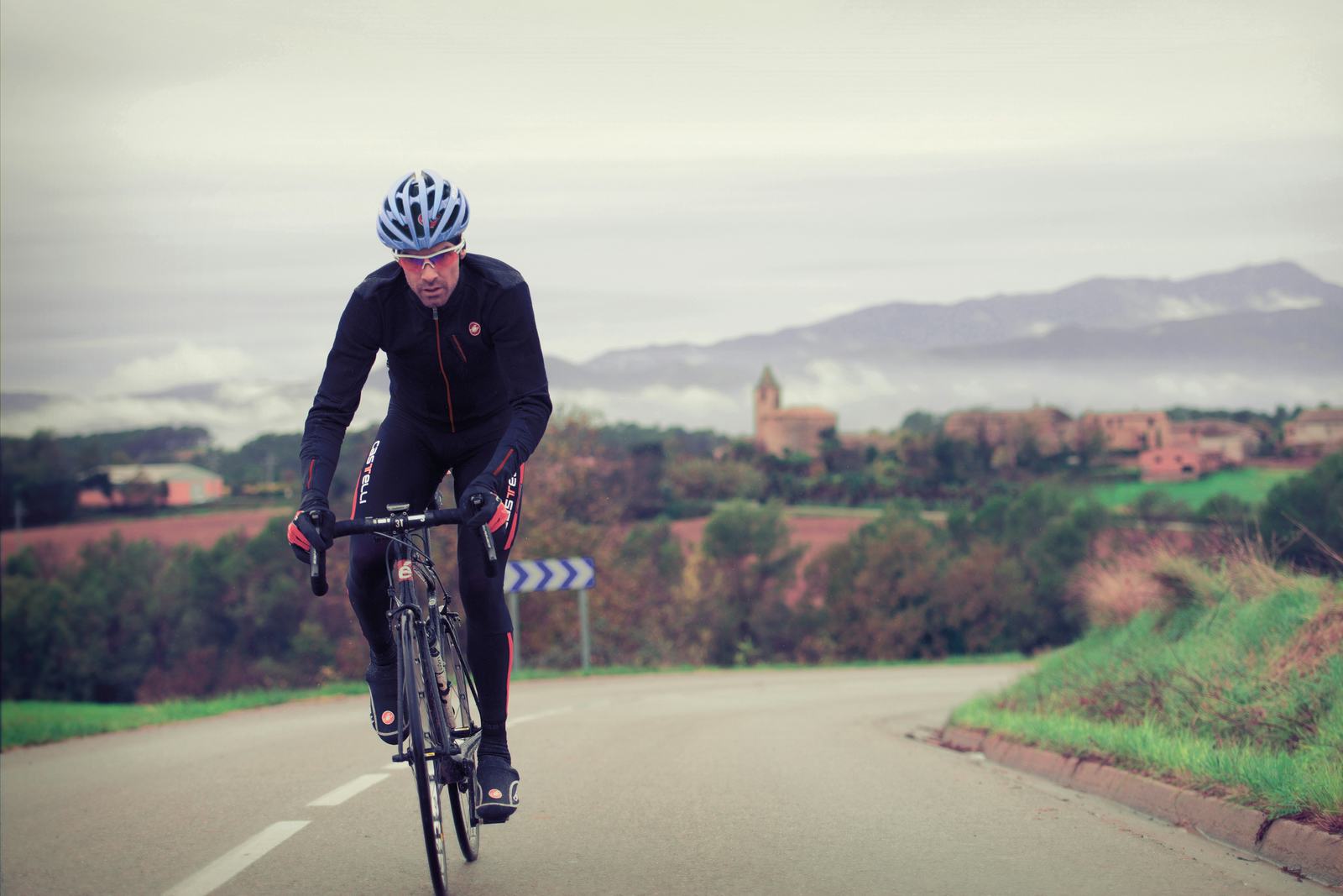 Het Elemento 7X(AIR) jack 'ademt' tot zeven maal sneller dan de traditionele fietsjassen.