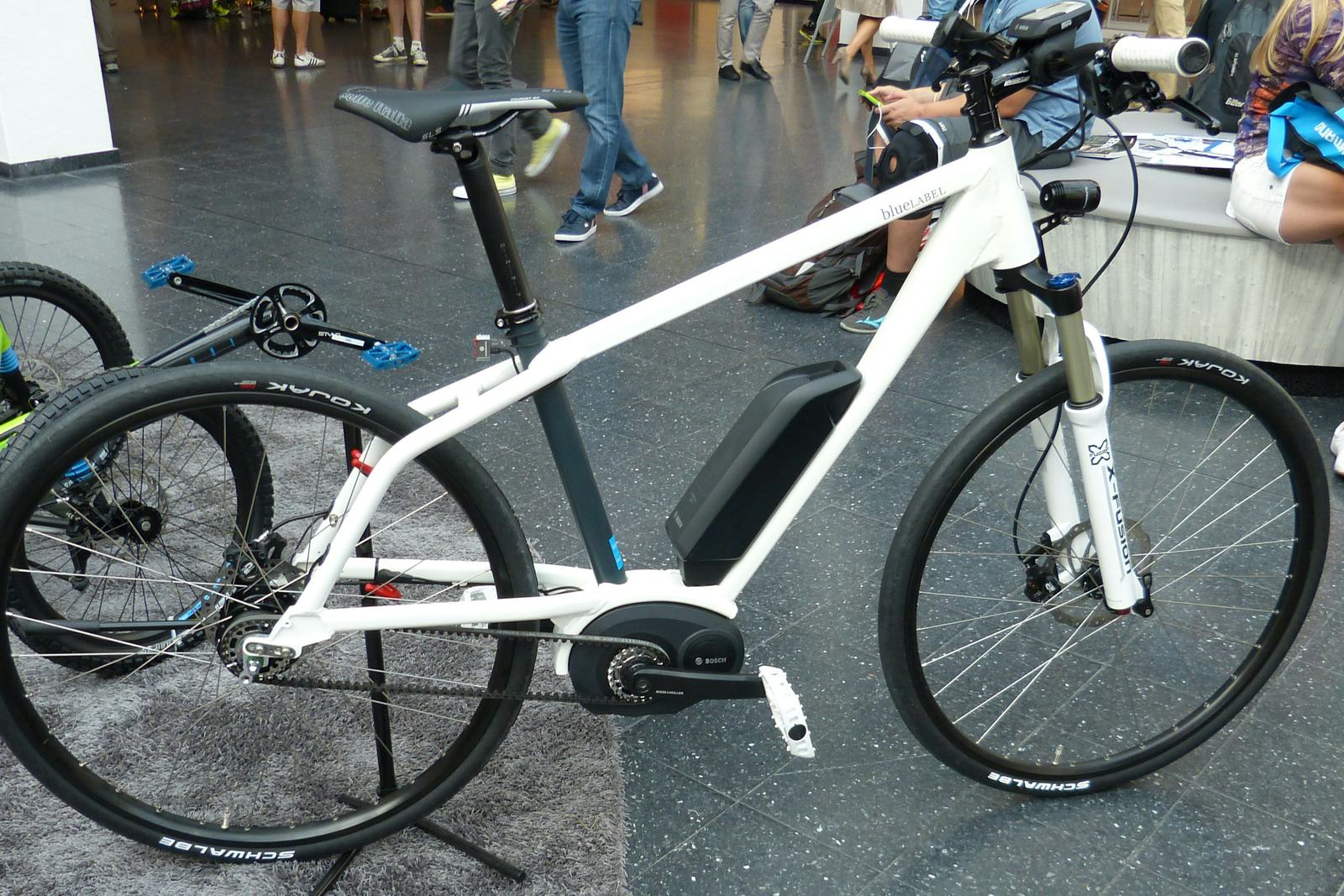 Bijzonder aan de Blue Label Charger, behalve natuurlijk de carbon riem in plaats van een ketting, is de combinatie met de versnellingsnaaf van NuVinci, en de 29’’ wielen. Door een slimme oplossing is de riemaandrijving heel gemakkelijk te monteren.