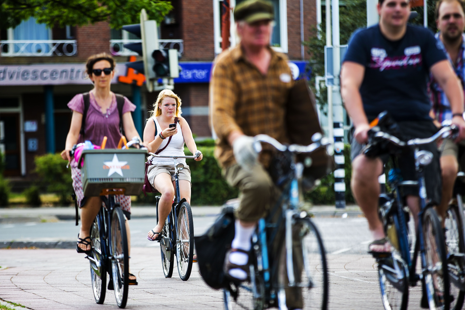 Het waren de branchevreemde kanalen die in juli een sterke daling lieten zien. 