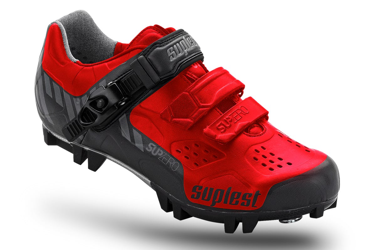 De Subzero is een allround model en beschikbaar met nylon of carbon zool. De sluiting vindt plaats door middel van twee klittenbanden en een buckle. Ook hier wordt gebruik gemaakt van een naadloze bovenkant. Adviesverkoopprijs € 198,-.