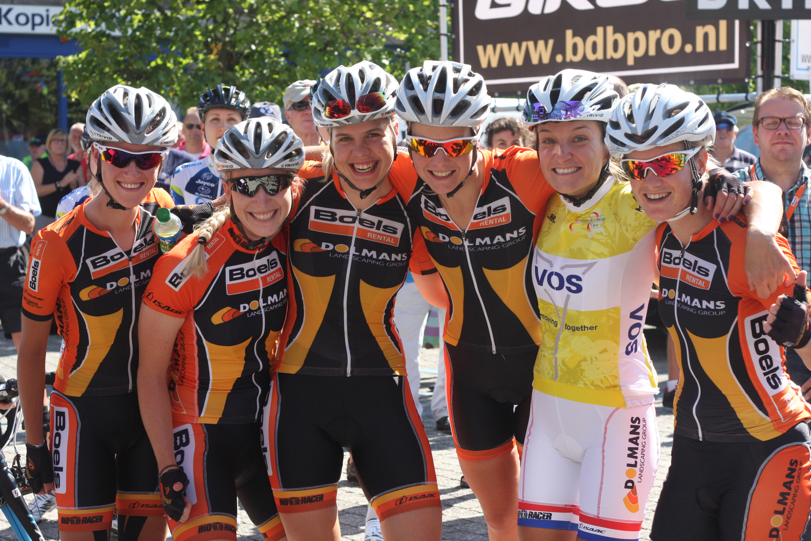 De WK-deelneemsters Nina Kessler, Adrie Visser en Jessie Daamszullen openhartig vertellen over hun ervaringen met Isaac. 