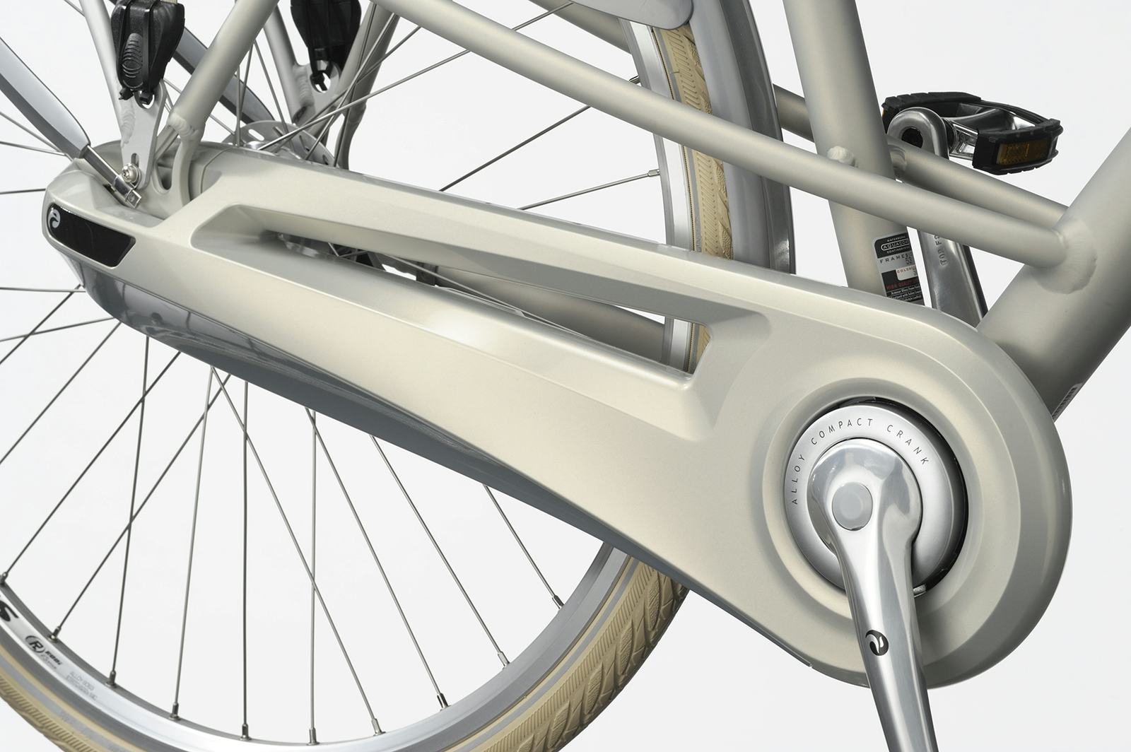 Bij de Batavus Aerflow zijn ronde vormen gecombineerd met scherpe lijnen.