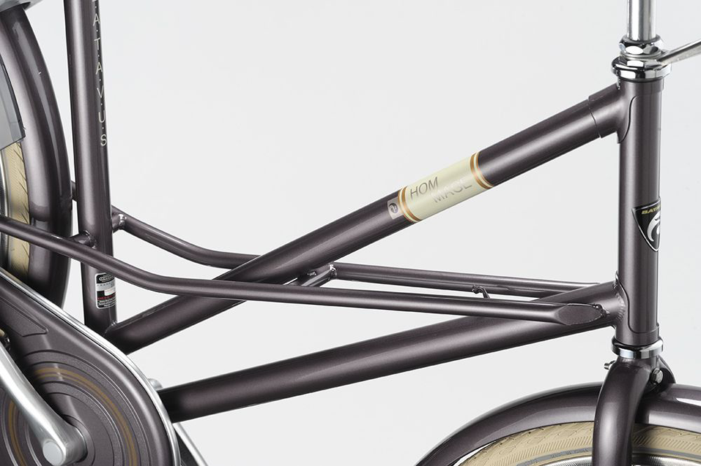 De Batavus Hommage heeft karakteristieke lijnen. 