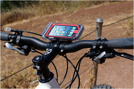 De CycleX brengt de Optrix in de juiste stand voor een ideaal uitzicht tijdens het fietsen waardoor foto’s maken en filmen simpel wordt. 