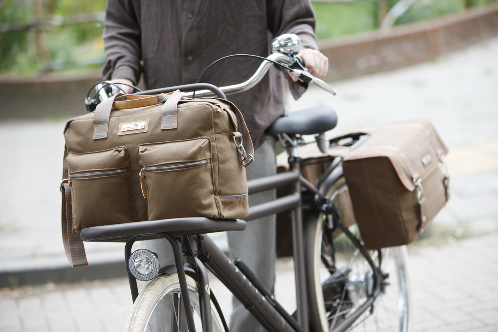 De multifunctionele Utah heeft een luxe afwerking en is verkrijgbaar in de kleuren Canvas Brown, Grey, Cool Grey en Blue.