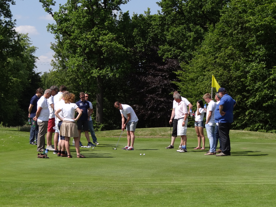 De allereerste VEMS golfdag voor de rijwielhandel in België werd georganiseerd door Vendit, Enra, Merida en Shimano Benelux.