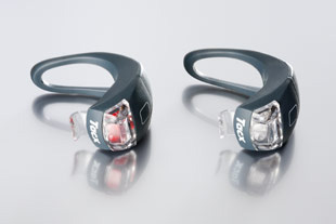 Tacx heeft naast trainingshardware en -software ook andere producten in het assortiment zoals verlichting en kleding.