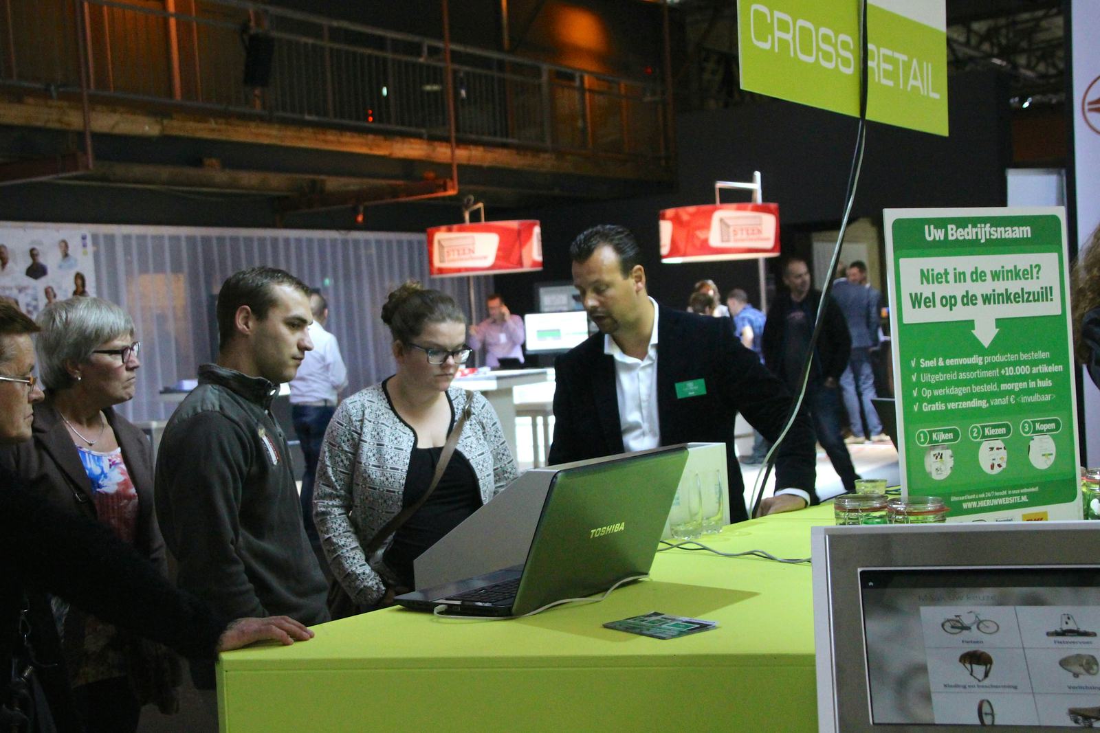 Cross Retail is een krachtenbundeling van website, webshop en winkel.