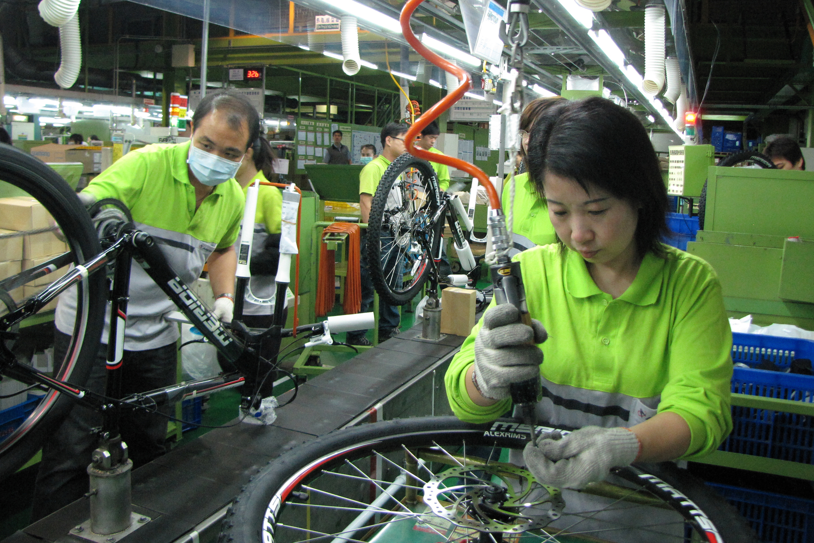 Tijdens de Tweewieler Studiereizen nemen tweewielerondernemers een kijkje achter de schermen bij 'made in Taiwan'. 