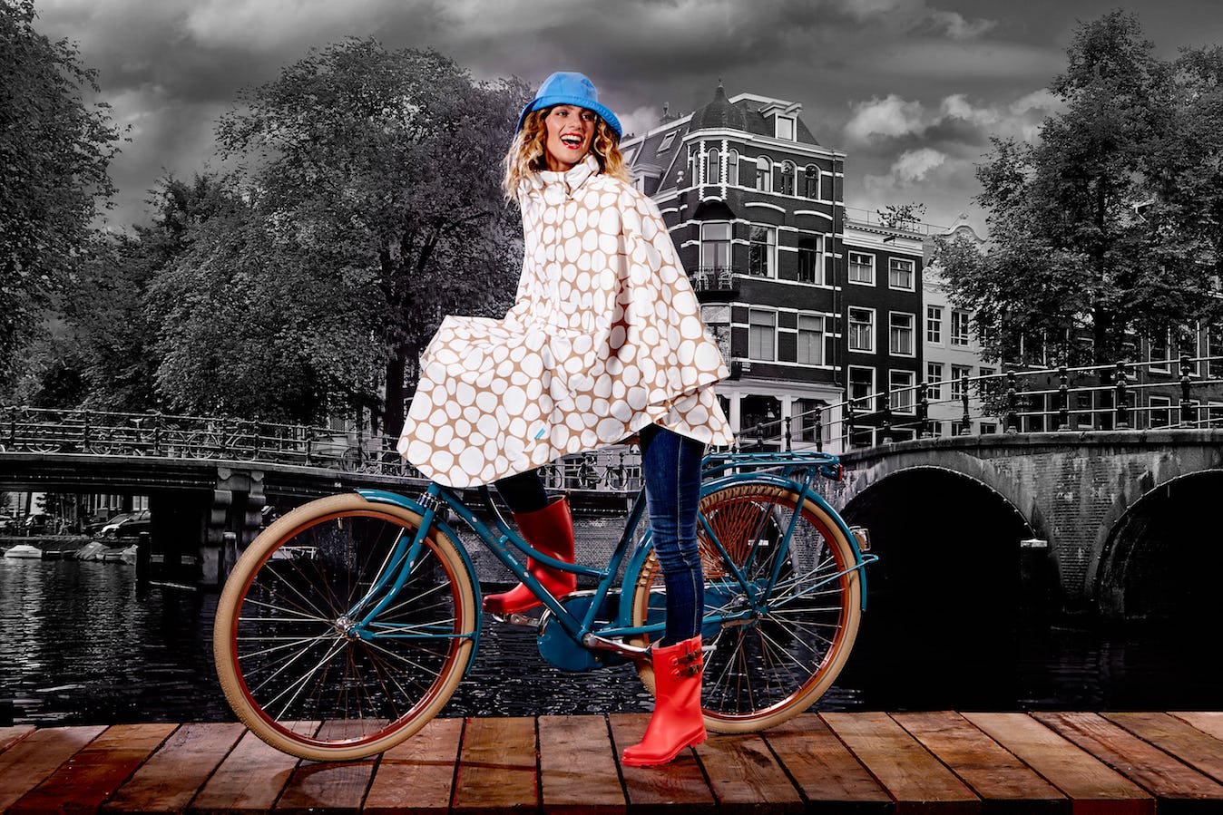 HappyRainyDays gaat distributie regenkleding zelf verzorgen