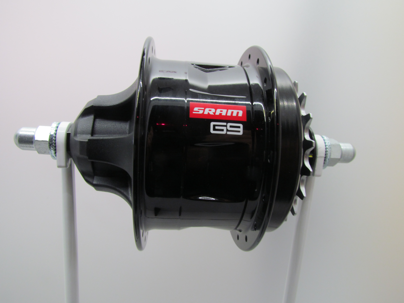 SRAM introduceerde met de Eurobike van 2014 deze G9 versnellingsnaaf.