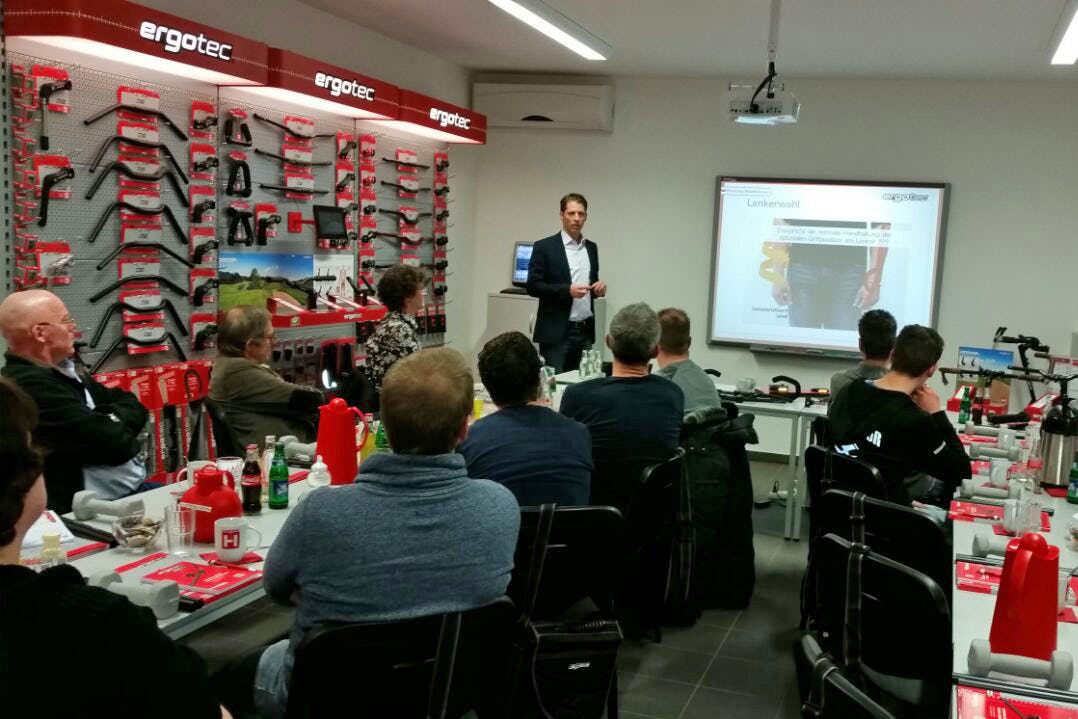 Het tweede deel van het bedrijfsbezoek aan Humpert bestond uit de Nederlandstalige workshop fietsergonomie.