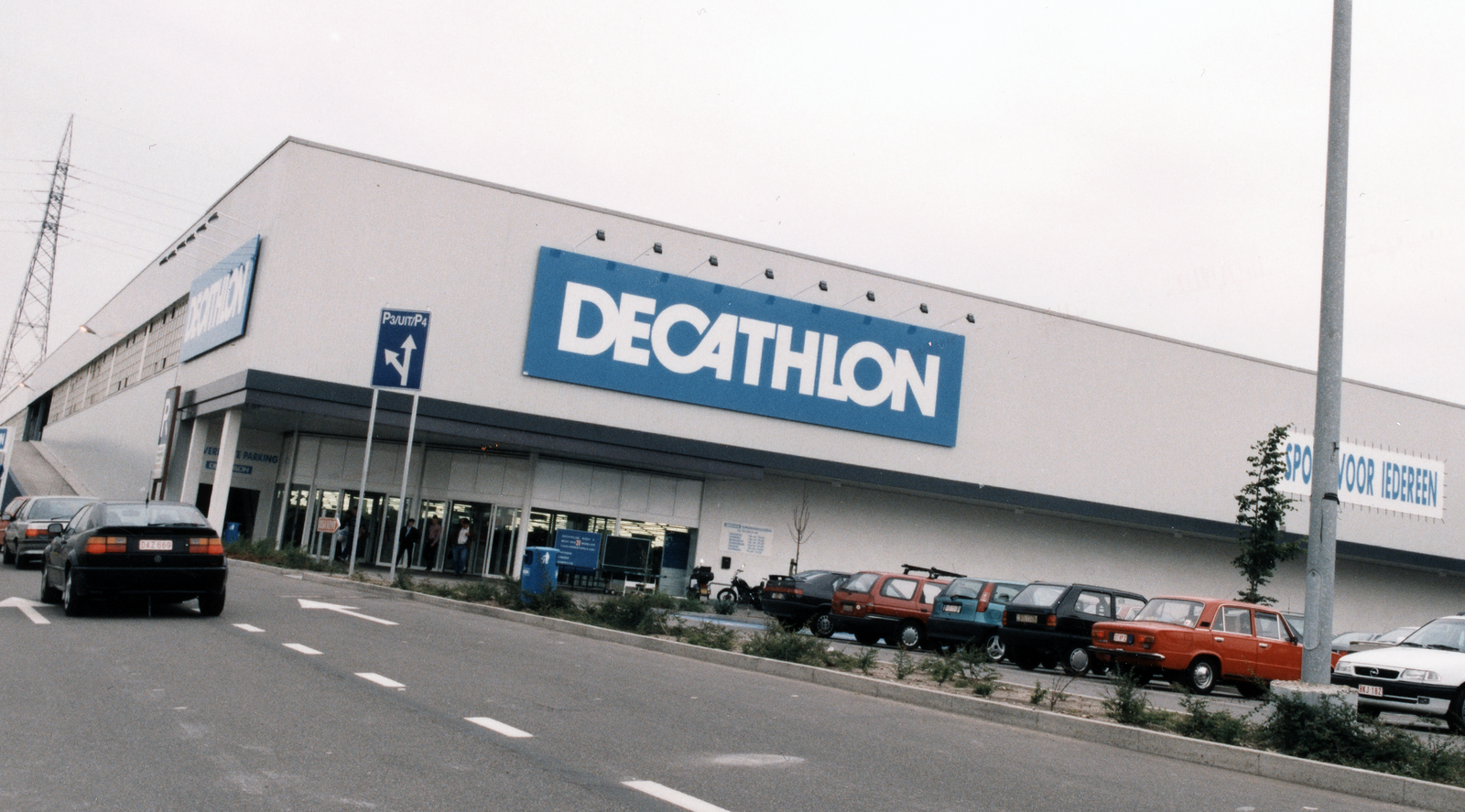 De provincie Zuid-Holland stemde eind vorig jaar nog tegen de komst van megawinkels van Decathlon in Den Haag en Schiedam.  Foto: Tweewieler