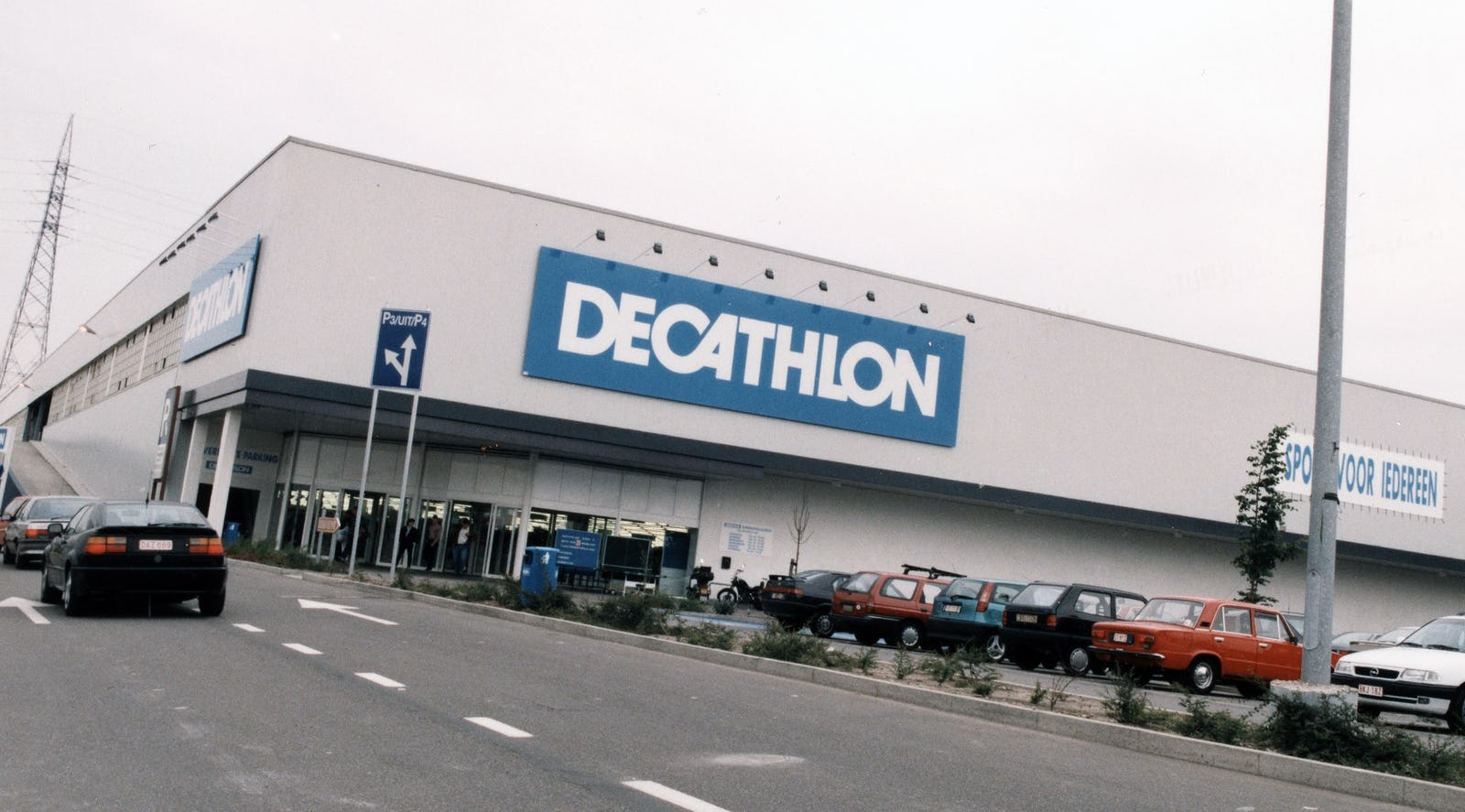 De provincie Zuid-Holland stemde eind vorig jaar nog tegen de komst van megawinkels van Decathlon in Den Haag en Schiedam. Foto: Tweewieler