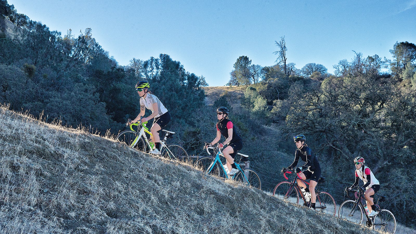 815.000 Nederlanders hebben tenminste één racefiets of mountainbike en staan gemiddeld negentig keer per jaar op de pedalen. Foto: Trek Benelux