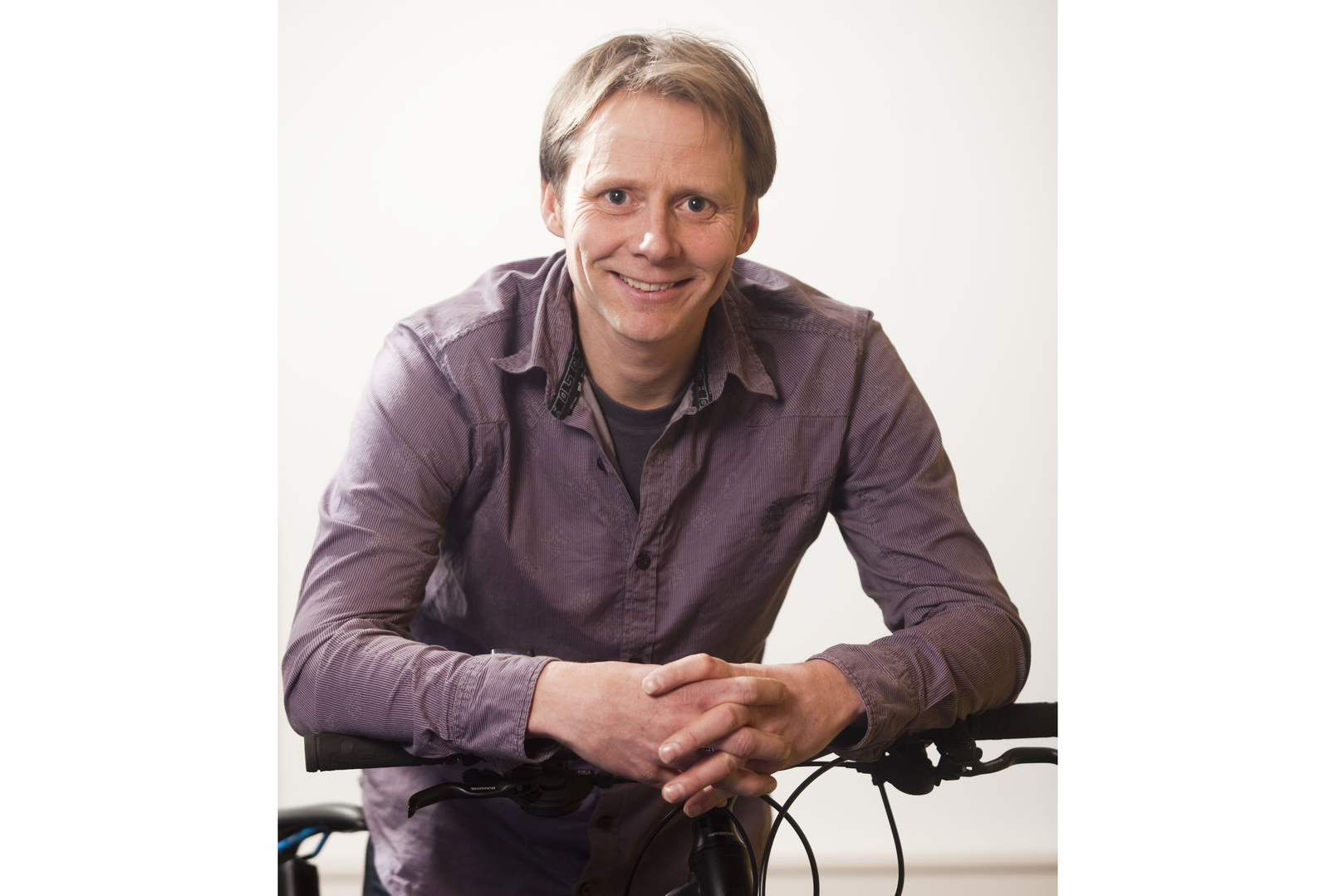 Nadat de garantietermijn verstreken is, verandert er op slag iets in de houding van de fabrikant; die geeft geen thuis meer. De fabrikant verschuilt zich achter leveringsvoorwaarden, en wet- en regelgeving.