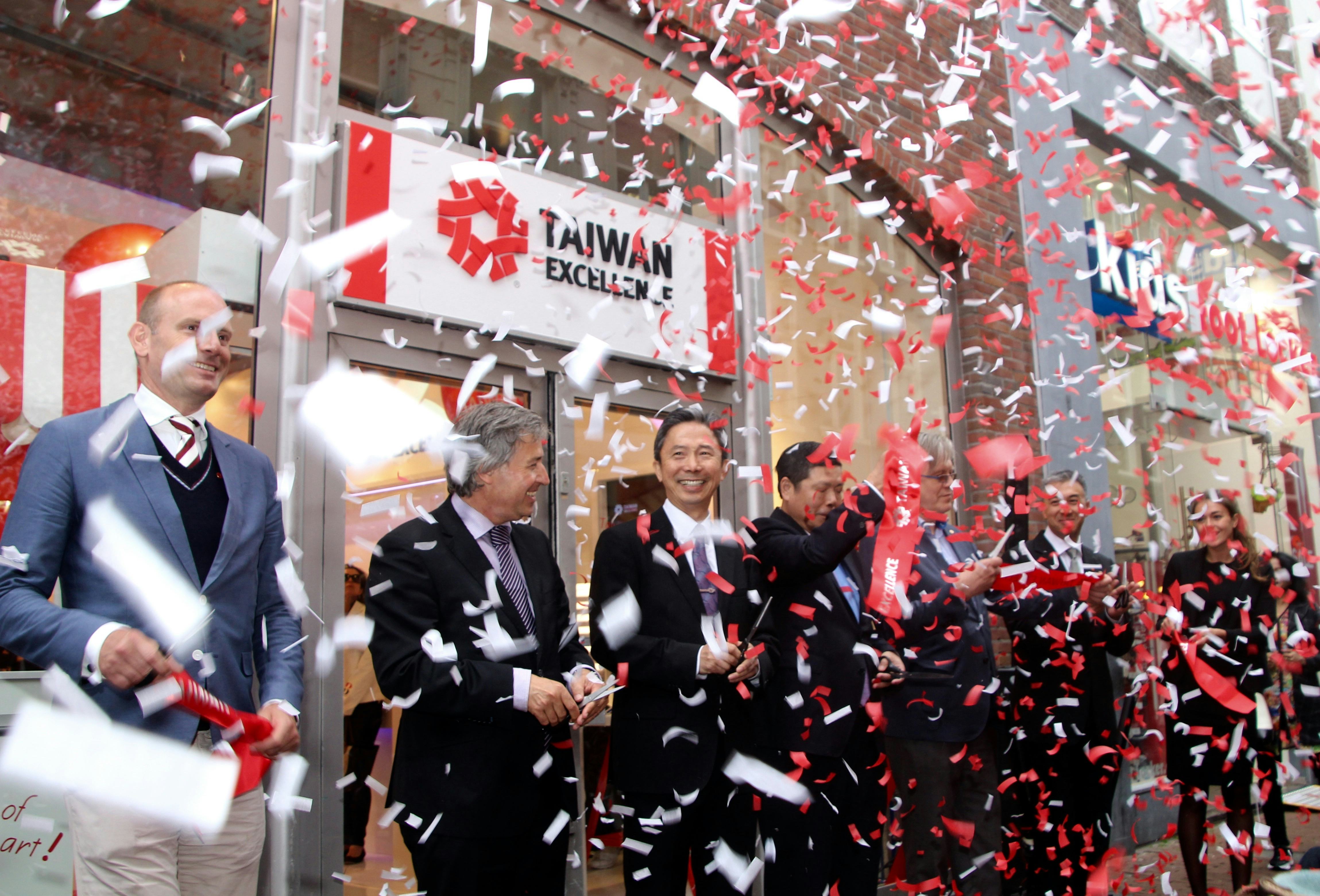 De officiële opening van de Taiwan Excellence Showcase 2015 in Amsterdam vond op 23 juni ‘s avond plaats. Hier worden de jaarlijkse Taiwan Excellence Awards uitgereikt. Foto: Arnauld Hackmann