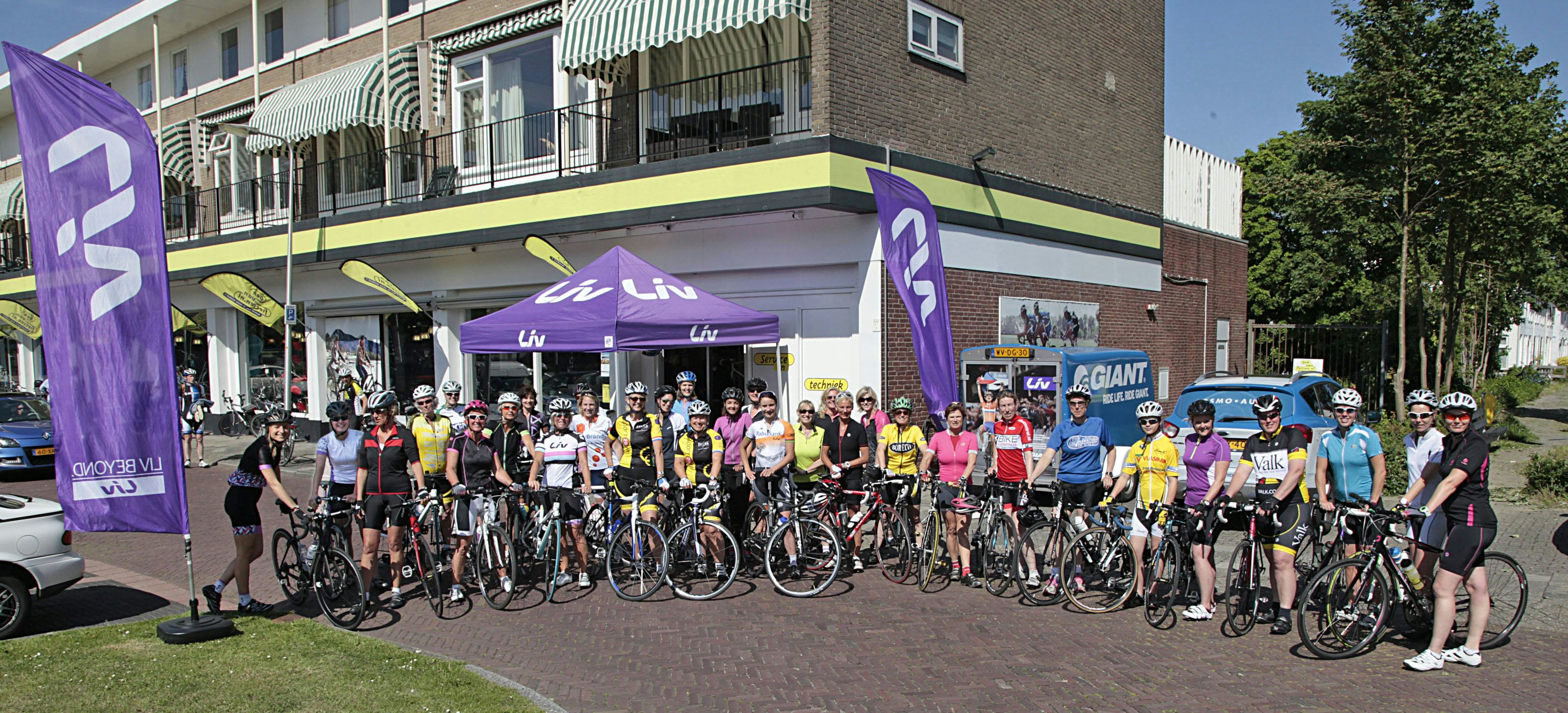 De Alphense fietsenwinkel Gek van Fietsen.nl organiseerde begin juni een Liv Ladies Ride. Foto Gek van Fietsen.nl