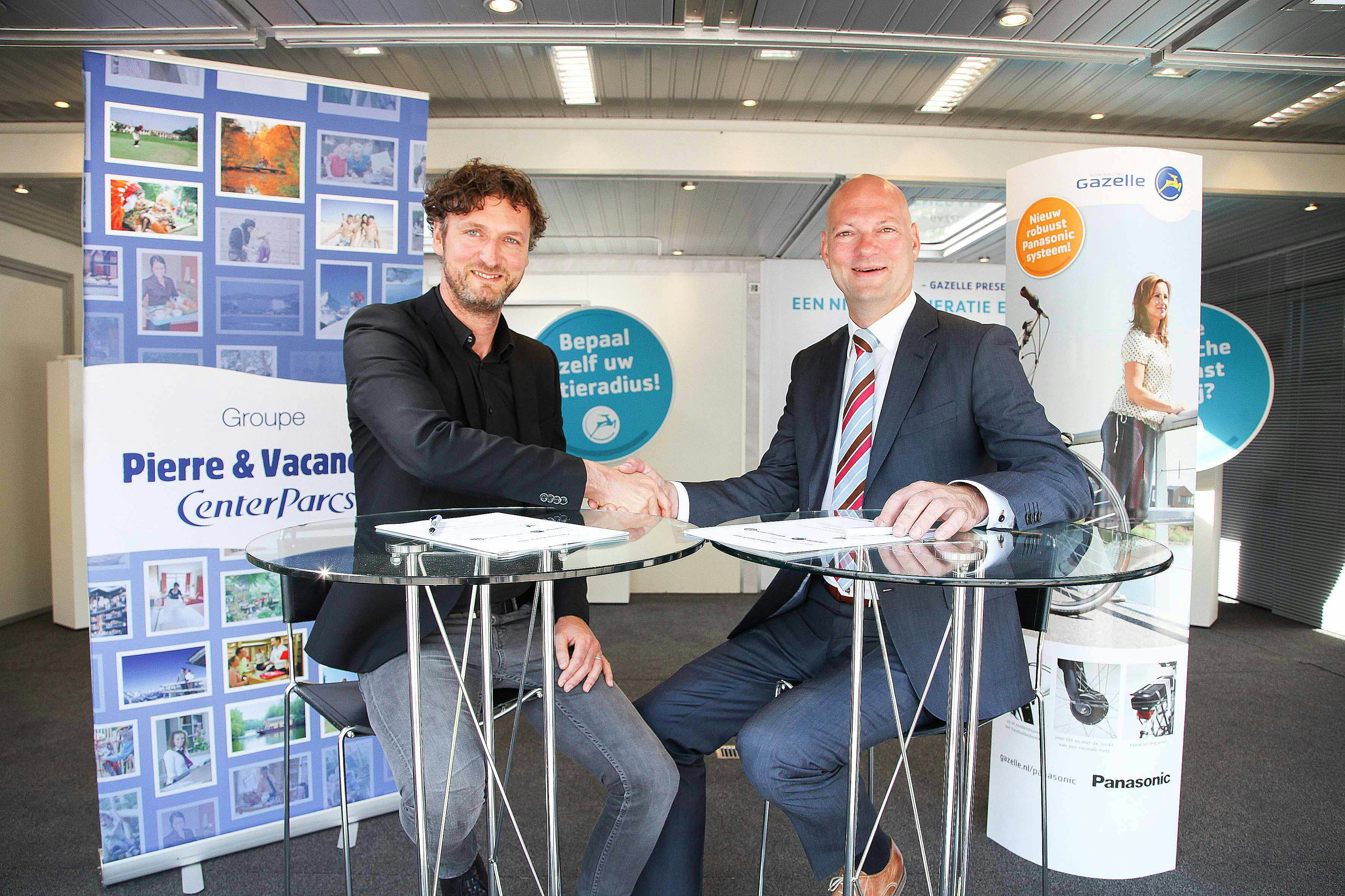 Eric Otto, commercieel directeur Gazelle, hier met Mike Etman van Center Parcs (links) op de foto. Foto: Center Parcs