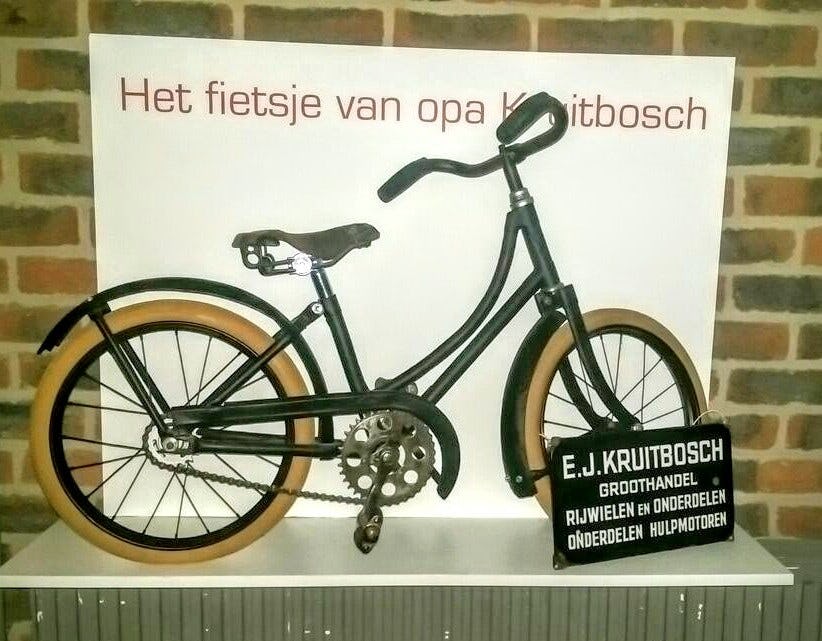 Het allereerste fietsje van opa Kruitbosch. Foto: Kruitbosch