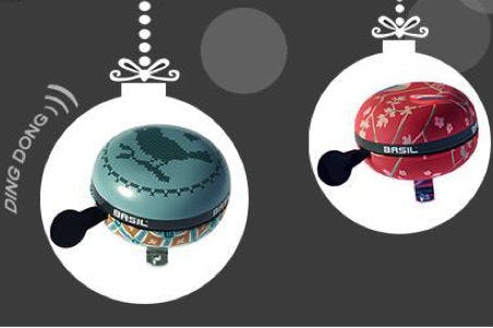 Mooi matchende Big Bells van Basil bij de Bohème en Wanderlust tassenserie. Foto Basil