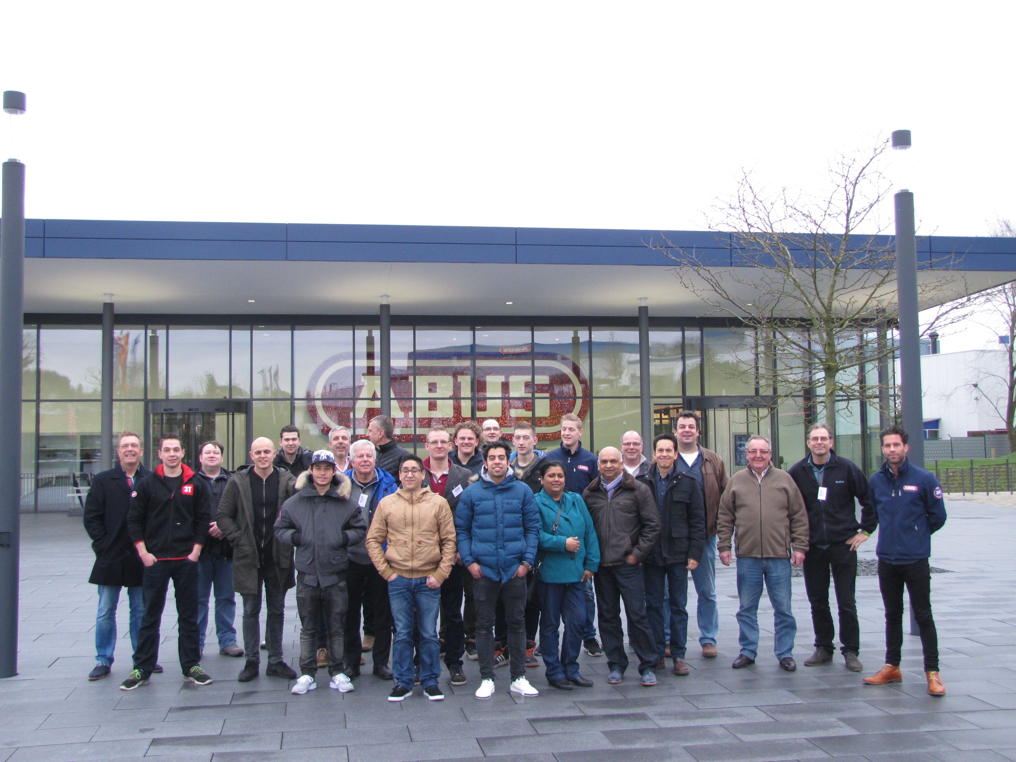 Abus Nederland bezocht onlangs de 'Abus Security World' met een groep vakhandelaren. - Foto Tweewieler 