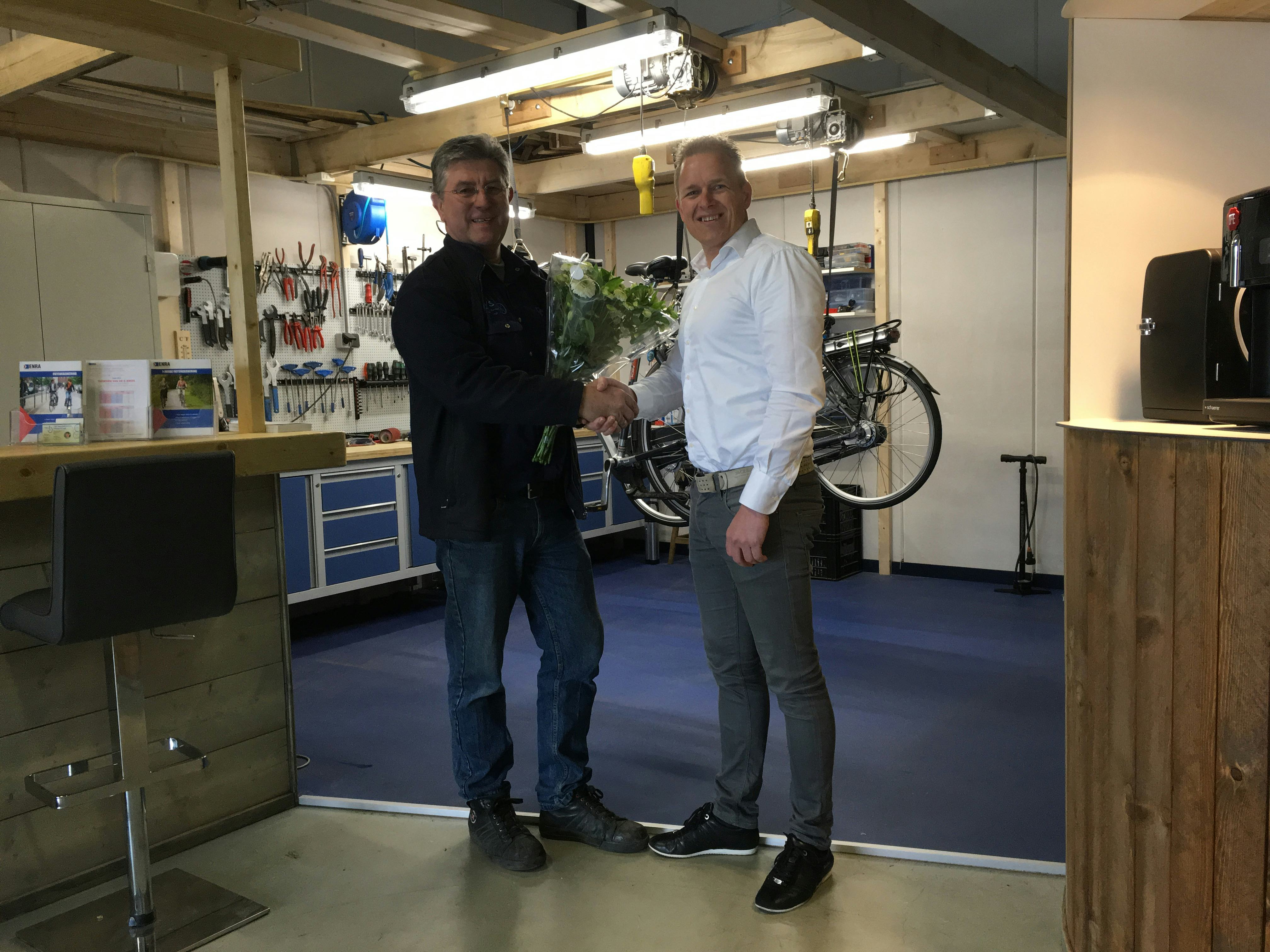 Fietsenwinkel.nl heeft het 100e servicepunt aangesloten in Grootebroek bij TWS Tweewielerservice Erik van de Logt. Foto IBG