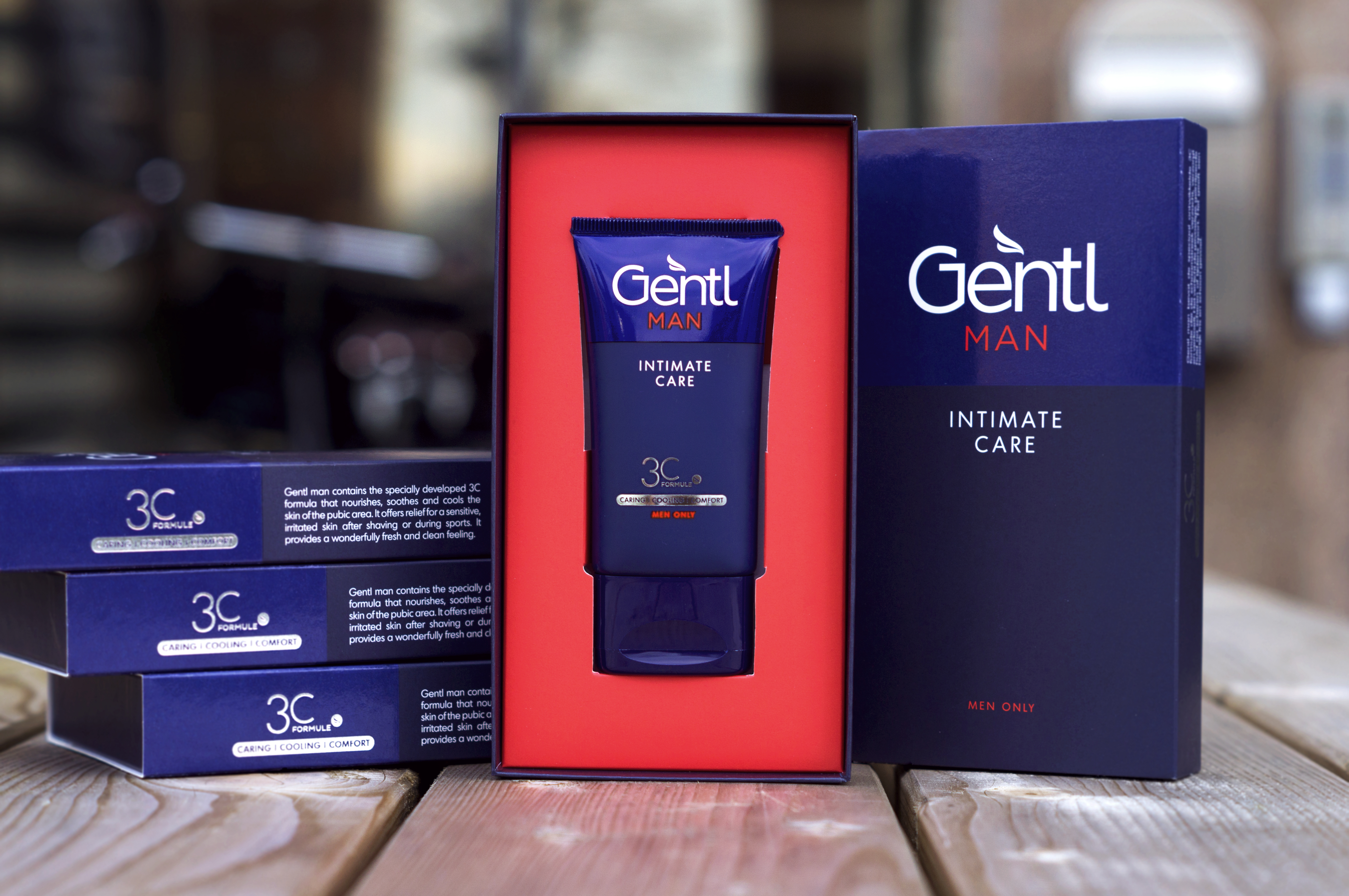 De mannelijke schaamstreek krijgt het bij fietsen en wielrennen behoorlijk te verduren door onder andere strakke kleding, broeierige warmte en wrijving door sporten. Foto Gentl Care