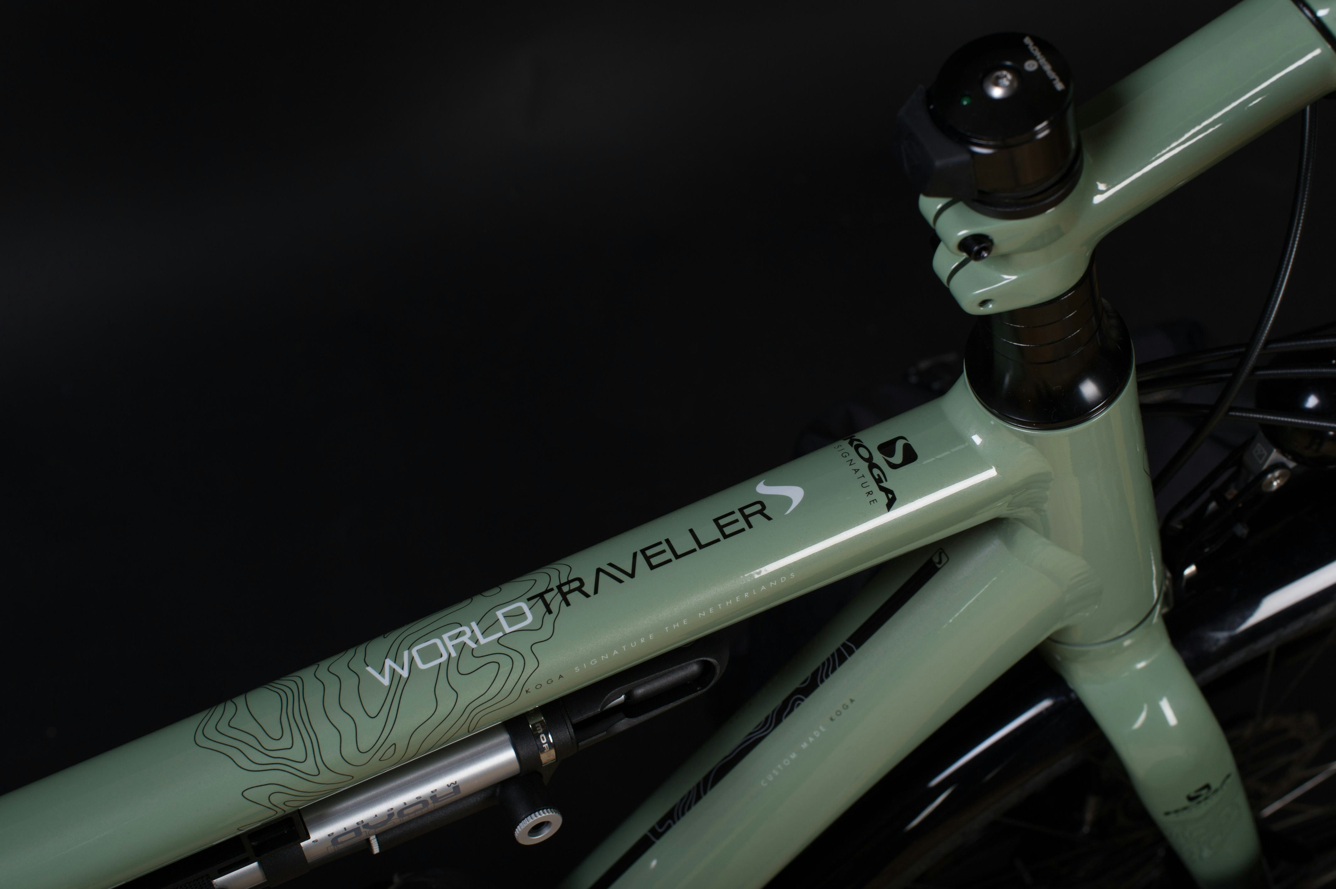 Het jubileum model is voorzien van een exclusieve moderne variant van de groene cockpit kleur (‘Grasmere Green’). Foto KOGA