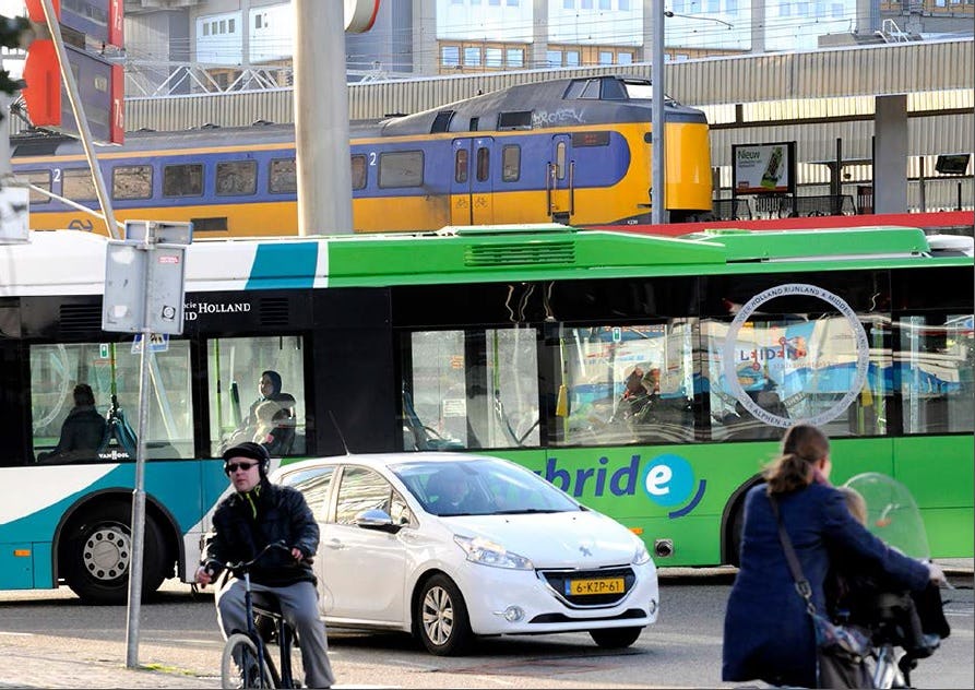 In de voorstellen van de Mobiliteitsalliantie staan plannen om het fietsgebruik te stimuleren. Bijvoorbeeld afschaffing van de bijtelling voor de (zakelijke) leasefiets. Beeld KiM