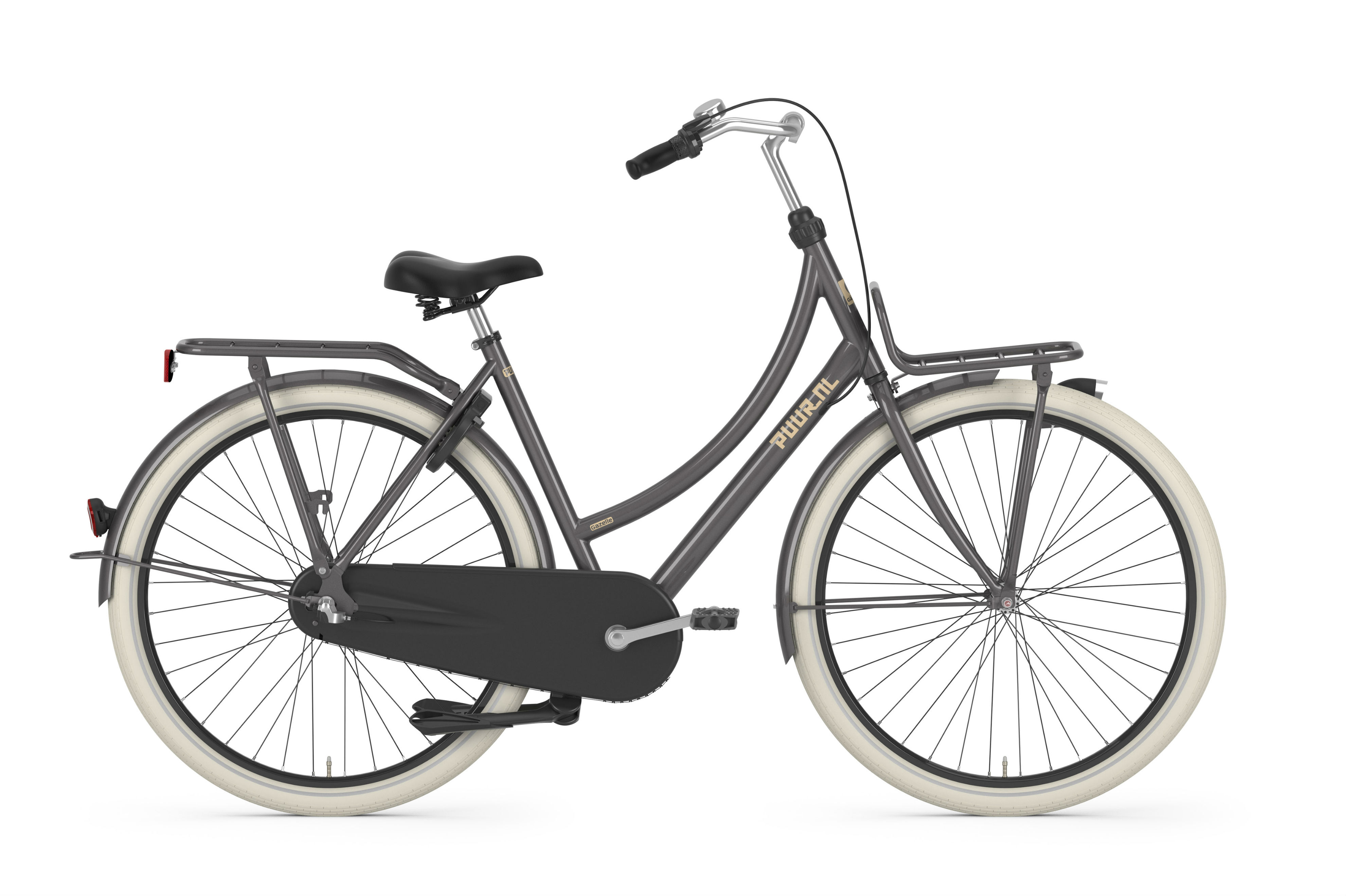 De brede banden en voor- en achterdrager geven de fiets een stoere identiteit. Foto Gazelle