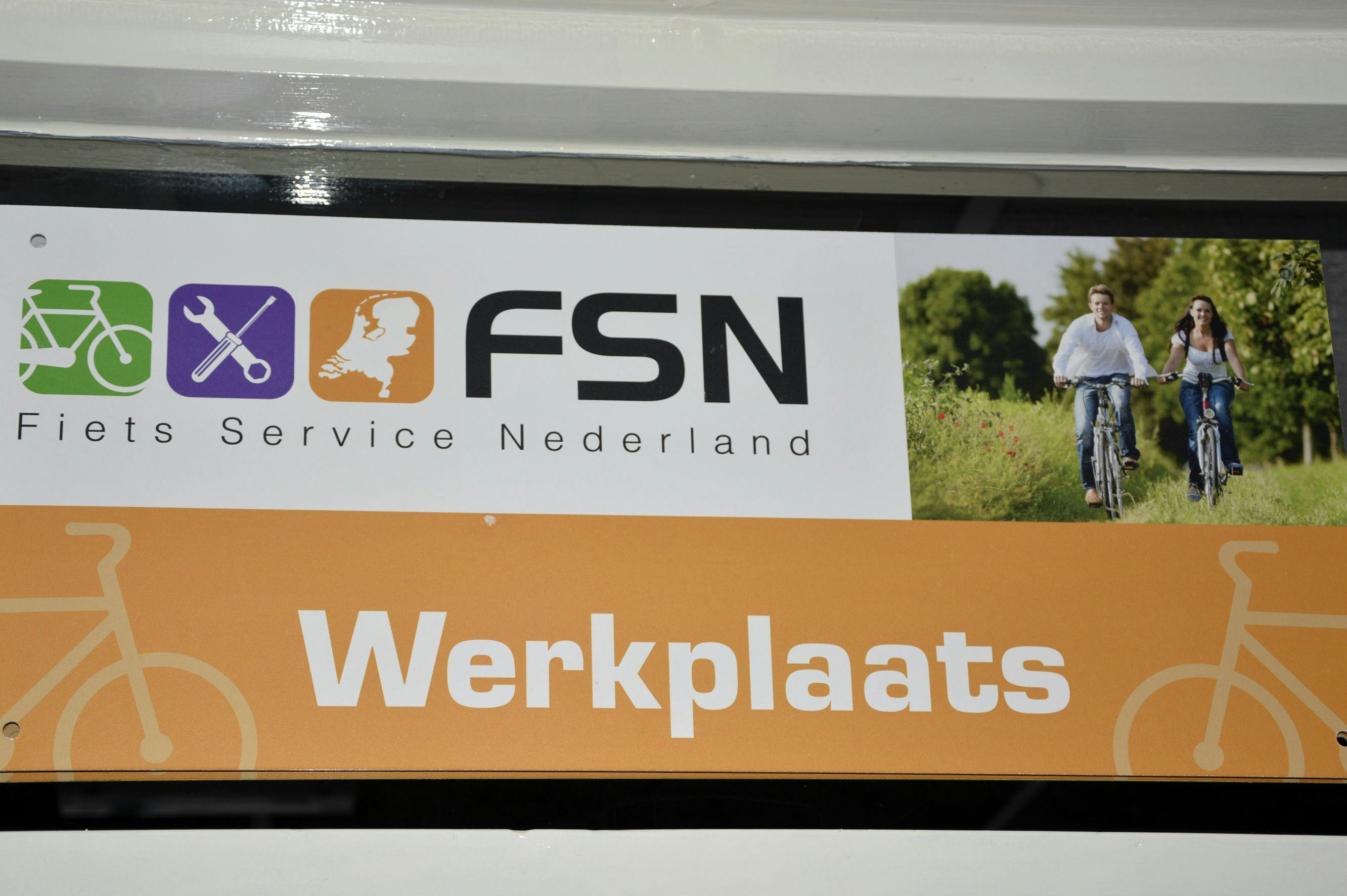 Leden van Fiets Service Nederland verzorgen de service- en garantiereparaties voor de merken van diverse marktpartijen, waaronder Hollandia, Pelikaan, Prophete en Mobion. De meeste FSN punten zijn zelfstandige rijwielzaken. Foto BIG Bicycles