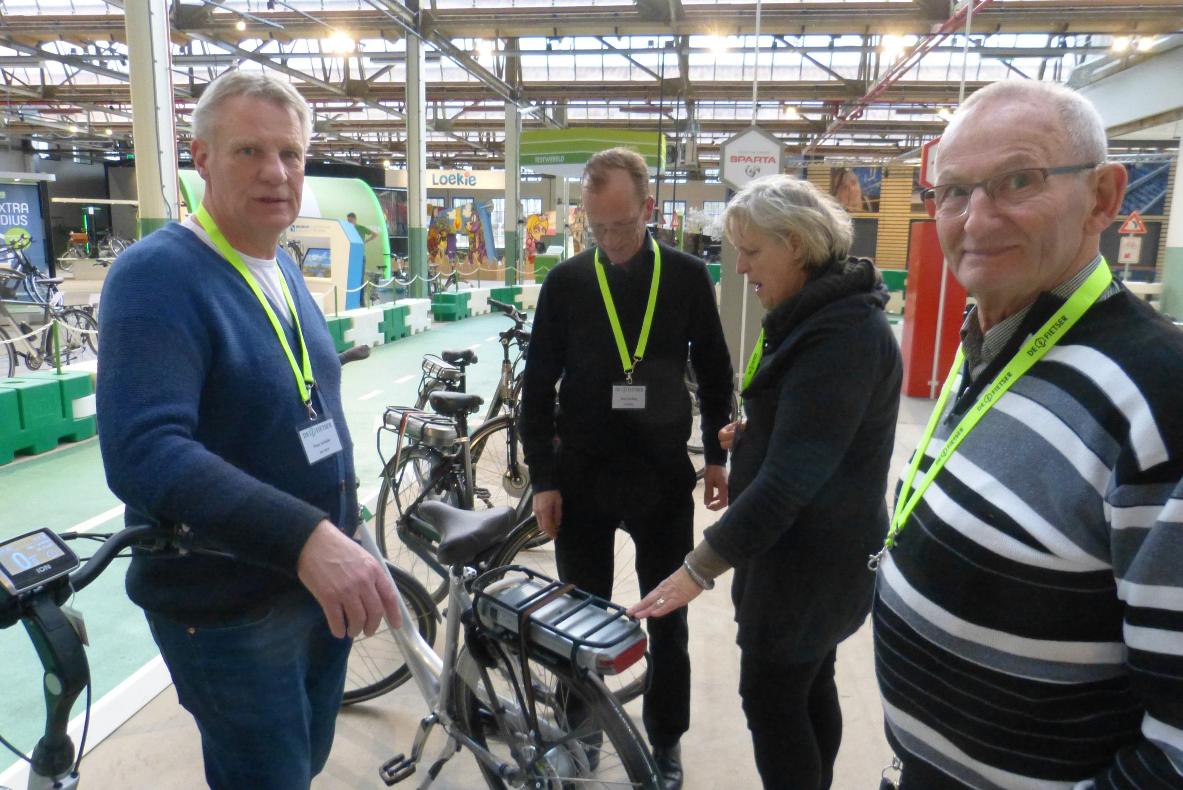 Klanten van fietsenwinkel Theo Schilder in Alkmaar bezochten zaterdag 25 februari De Fietser in Ede. Foto redactie Tweewieler