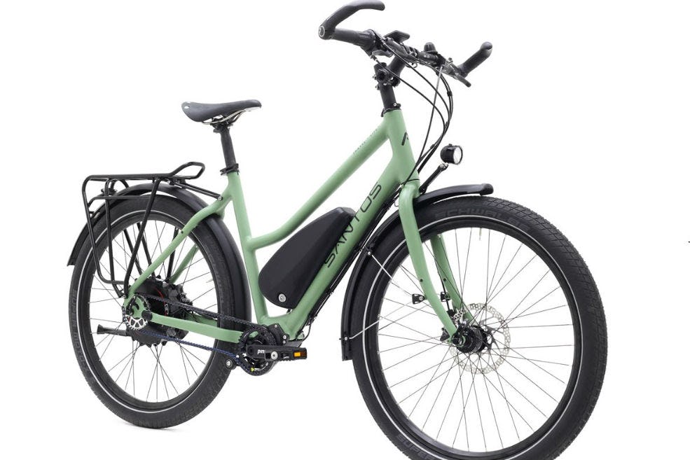 De Go Swiss motor zit in het achterwiel en de verwisselbare accu op de onderbuis van het frame. Foto Santos